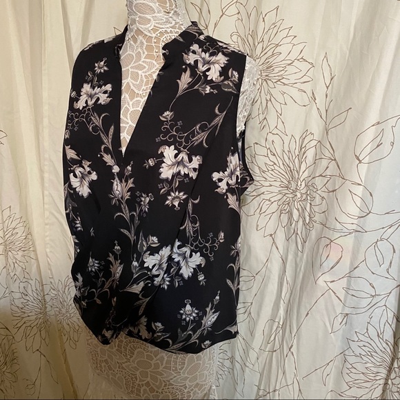 Rachel Roy black floral blouson wrap top - Picture 3 of 5